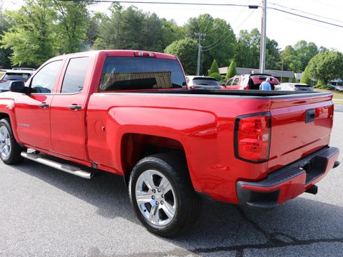 Used 2019 Chevrolet Silverado 1500 Custom w/ Custom Convenience Package RWD image 3