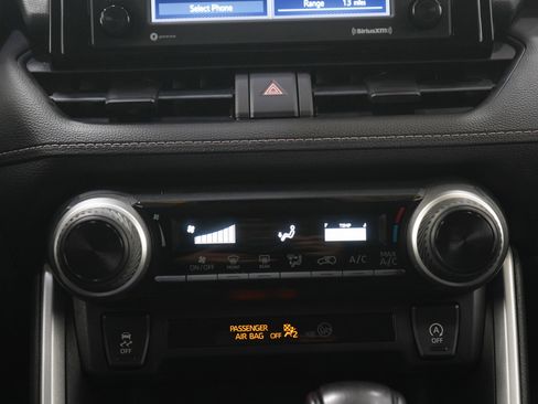 Used 2022 Toyota RAV4 LE image 15