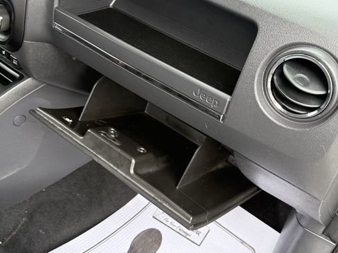 Used 2011 Jeep Patriot Latitude image 8