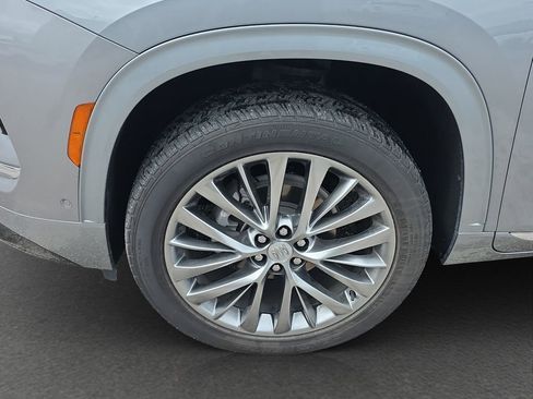Used 2025 Buick Enclave Avenir w/ Super Cruise Package FWD image 4