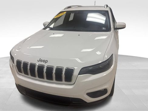 Used 2020 Jeep Cherokee Latitude Plus w/ Cold Weather Group AWD/4WD image 2