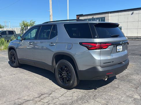 Used 2023 Chevrolet Traverse LT w/ Midnight/Sport Edition AWD/4WD image 5