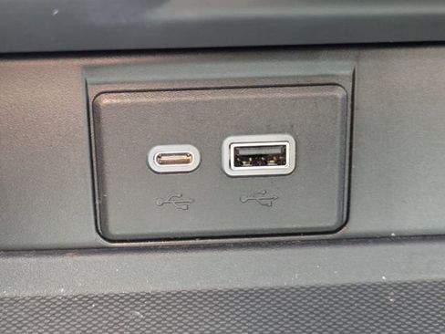 Used 2023 Chevrolet Tahoe High Country w/ Advanced Technology Package image 27