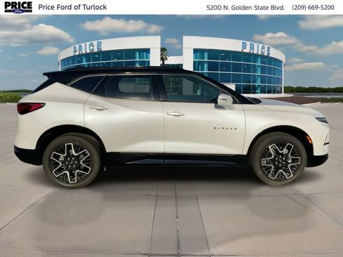 Used 2023 Chevrolet Blazer RS w/ Driver Confidence II Package image 4