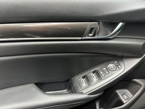 Used 2022 Honda Accord Sport image 11
