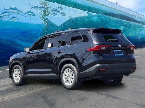 New 2026 Toyota Grand Highlander FWD image 2