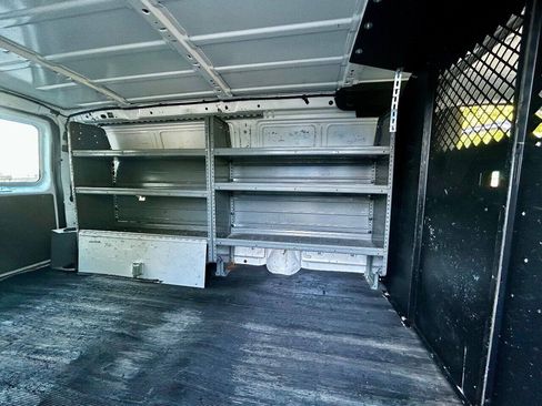 Used 2014 Ford E-250 and Econoline 250 w/ Power Group RWD image 17