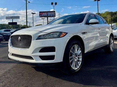 Used 2018 Jaguar F-PACE Prestige image 4