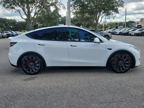 Used 2021 Tesla Model Y Performance AWD/4WD image 9