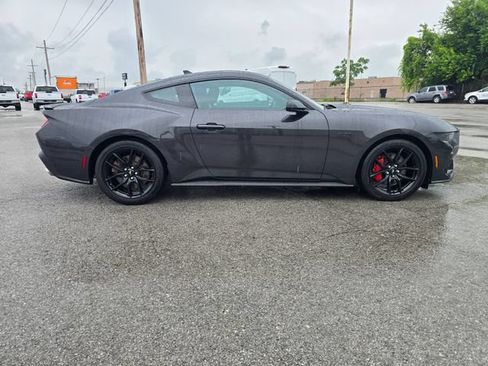 Used 2024 Ford Mustang GT RWD image 2
