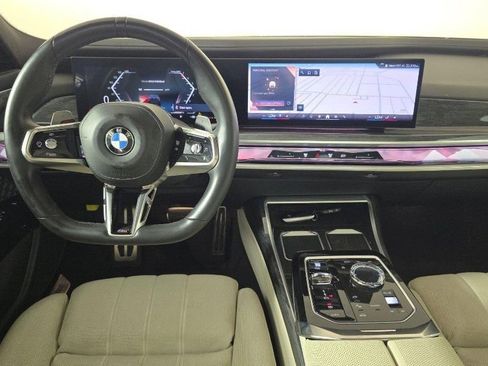 Used 2023 BMW 760i xDrive w/ Luxury Rear Seating Package AWD/4WD image 4