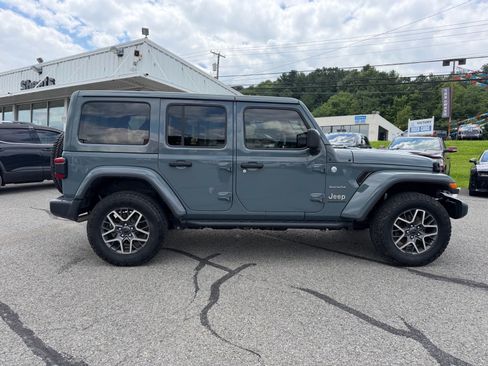Used 2024 Jeep Wrangler Unlimited Sahara w/ Safety Group AWD/4WD image 7