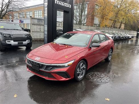 Used 2025 Hyundai Elantra Sport image 1