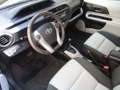 Used 2014 Toyota Prius C Two w/ Preferred Accessory Package FWD image 11