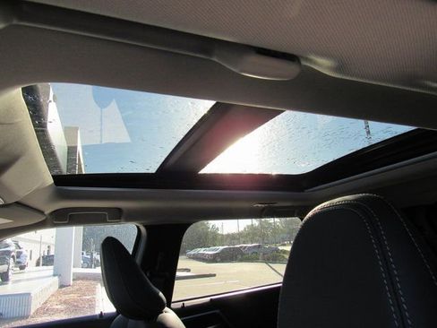 New 2025 Mitsubishi Outlander SE image 15