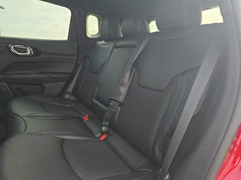 New 2026 Jeep Compass Latitude image 15