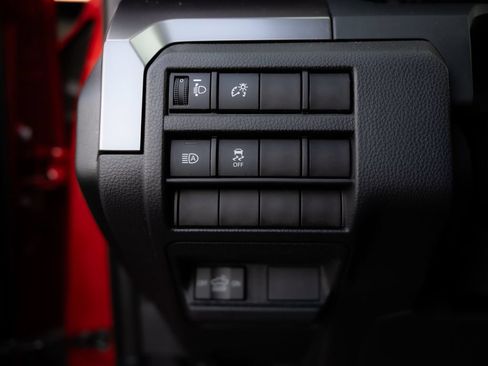 Certified 2025 Toyota Tacoma SR5 AWD/4WD image 23
