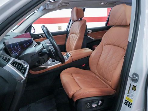 Used 2024 BMW X7 xDrive40i w/ Premium Package AWD/4WD image 10