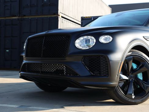 Used 2021 Bentley Bentayga image 36