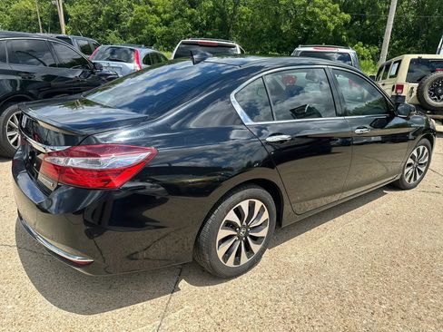 Used 2017 Honda Accord EX-L image 7