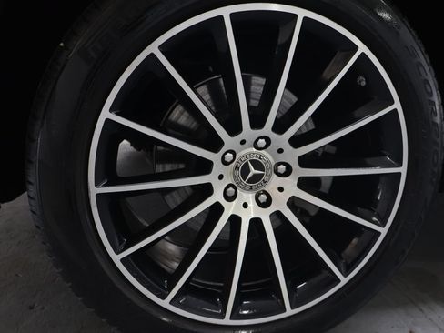 Used 2020 Mercedes-Benz GLE 350 4MATIC w/ AMG Line Exterior image 39