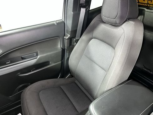 Used 2022 Chevrolet Colorado LT w/ Fleet Safety Package image 25