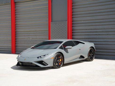 Used 2021 Lamborghini Huracan EVO image 39
