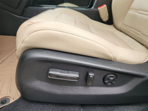 Used 2019 Honda CR-V Touring image 23