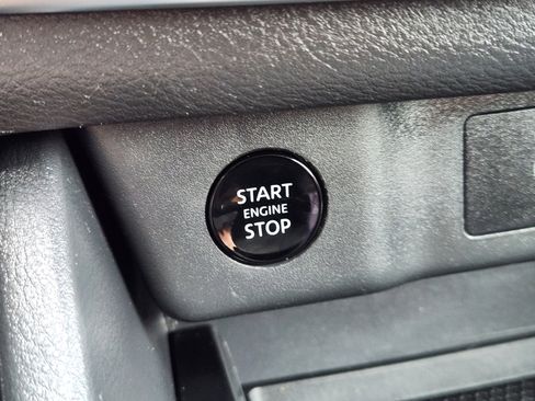 Used 2024 Nissan Rogue S AWD/4WD image 21