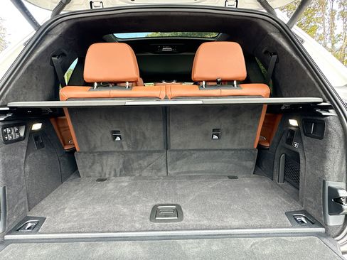 Used 2025 BMW X7 M60i image 28