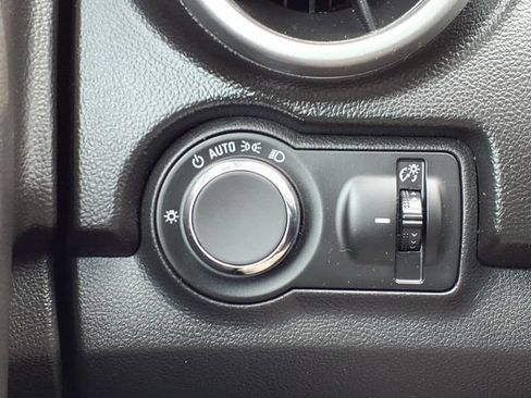 Used 2015 Chevrolet Trax LT w/ LT Sun and Sound Package FWD image 19