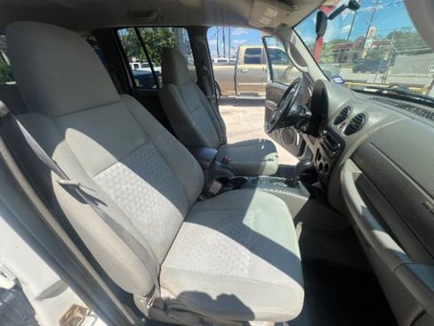 Used 2006 Jeep Liberty Sport AWD/4WD image 13