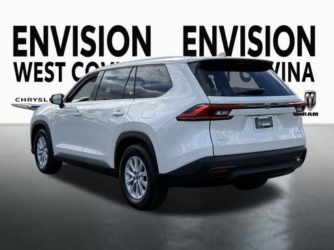 Used 2024 Toyota Grand Highlander XLE image 7