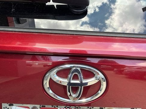 Used 2019 Toyota RAV4 XLE w/ Convenience Package AWD/4WD image 4