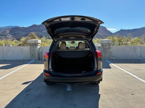 Used 2014 Toyota RAV4 Limited w/ Technology Package image 8