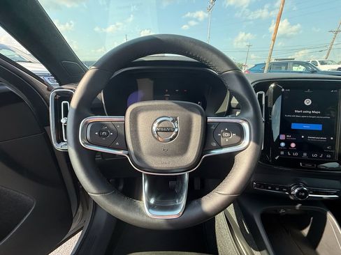 Used 2023 Volvo XC40 Recharge Plus AWD/4WD image 16