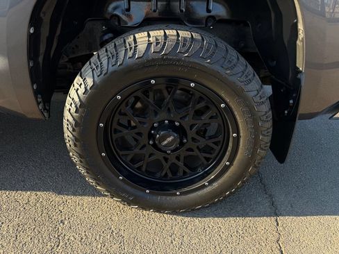 Used 2017 Toyota Tundra SR5 w/ Truck Exterior Package RWD image 9