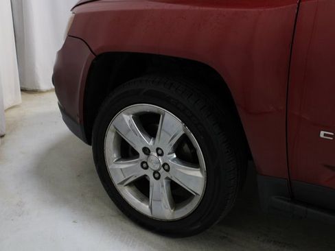 Used 2016 Jeep Compass Latitude image 28