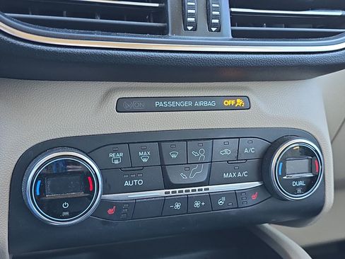 Used 2020 Ford Escape Titanium w/ Titanium Premium Package 2.0 image 20