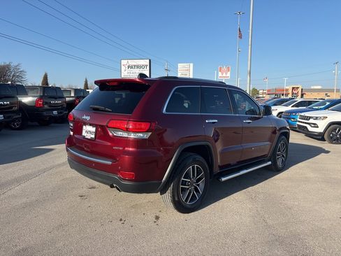 Used 2022 Jeep Grand Cherokee Limited image 3