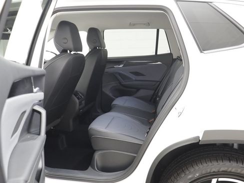 New 2026 Volkswagen Tiguan SE AWD/4WD image 14