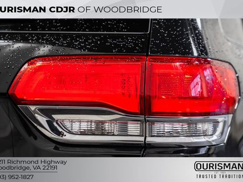 Used 2019 Jeep Grand Cherokee Laredo w/ Security & Convenience Group image 9