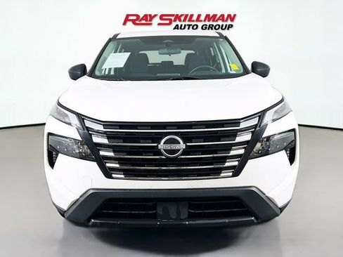 Used 2024 Nissan Rogue S FWD image 2