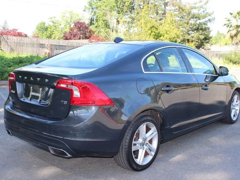 Used 2014 Volvo S60 T5 FWD image 5