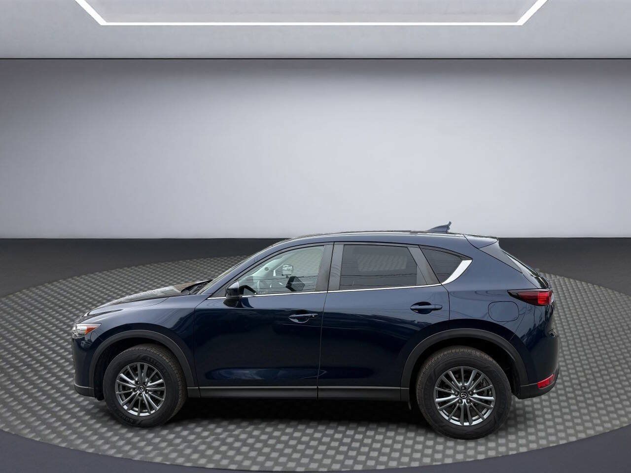 Used 2017 MAZDA CX-5 Touring w/ Preferred Equipment Package AWD/4WD image 4