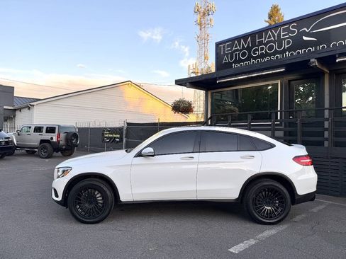 Used 2018 Mercedes-Benz GLC 300 4MATIC Coupe image 3