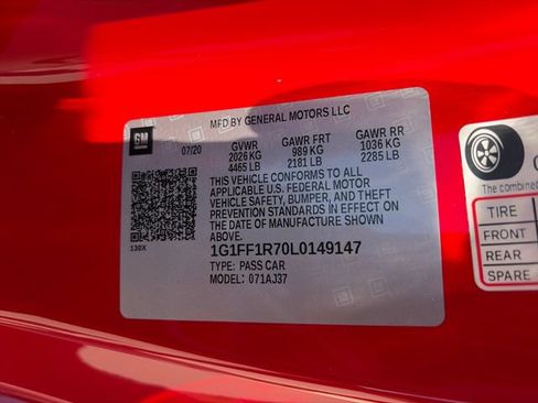 Used 2020 Chevrolet Camaro LT w/ Technology Package RWD image 29