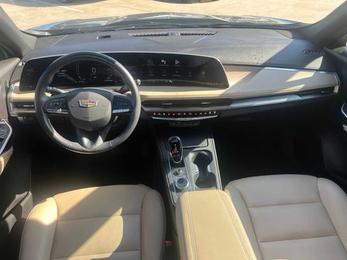 Used 2024 Cadillac XT4 Luxury w/ Cold Weather Package image 24