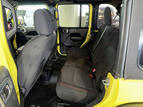 Used 2023 Jeep Wrangler Unlimited Rubicon AWD/4WD image 15