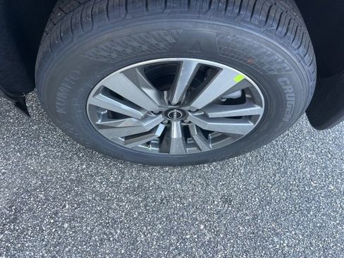 New 2025 Nissan Pathfinder SL image 33